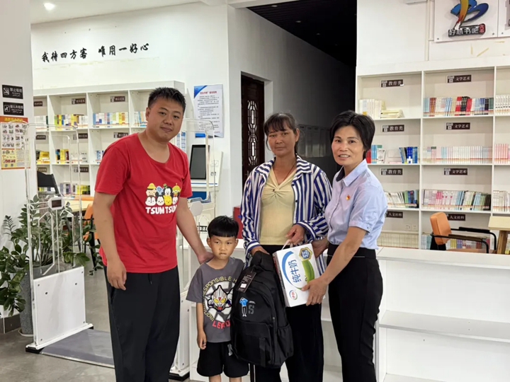 ��֪�R(sh��)��(r��n)ͯ�����ഺ����(m��ng)�С������F(tu��n)�F(tu��n)ί�_(k��i)չ��֪�R(sh��)���l(xi��ng)���(d��ng)